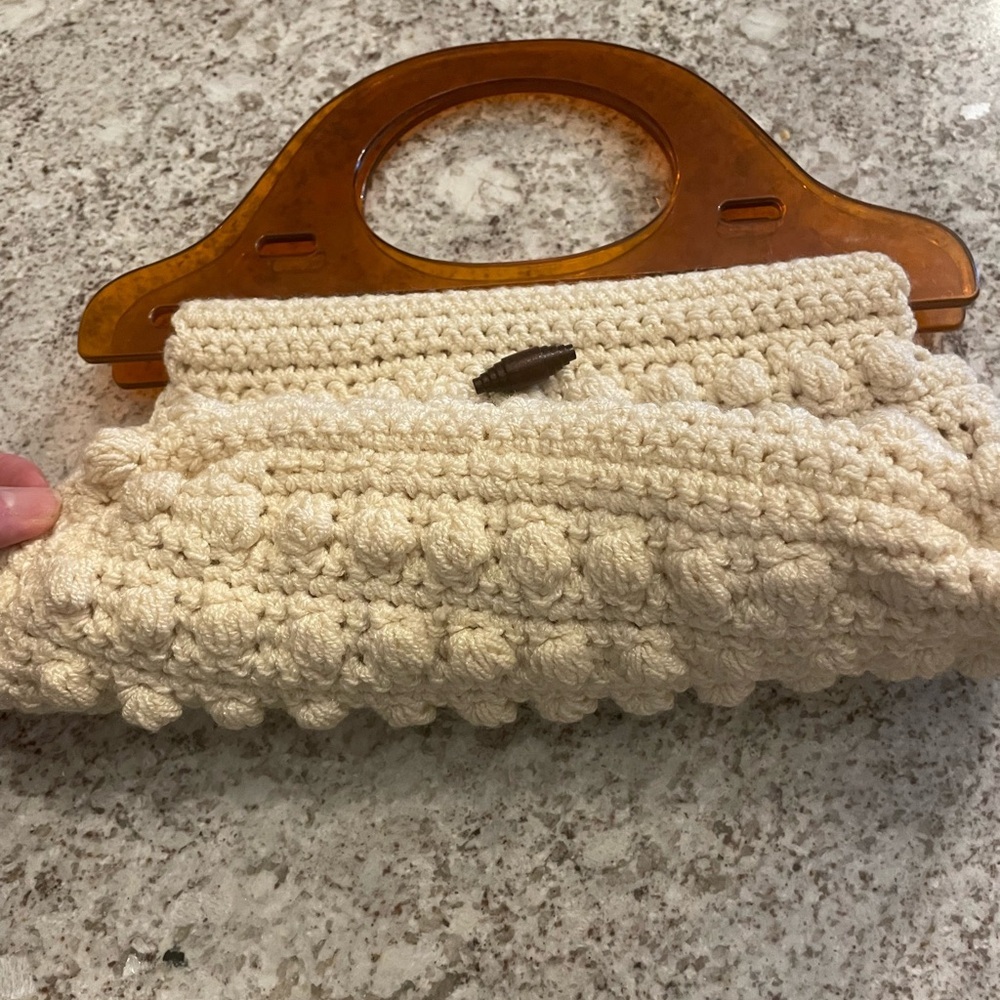 Vintage 60s Ivory Crochet Puff Stitch Handbag with Brown Lucite Handles - Picture 8 of 8